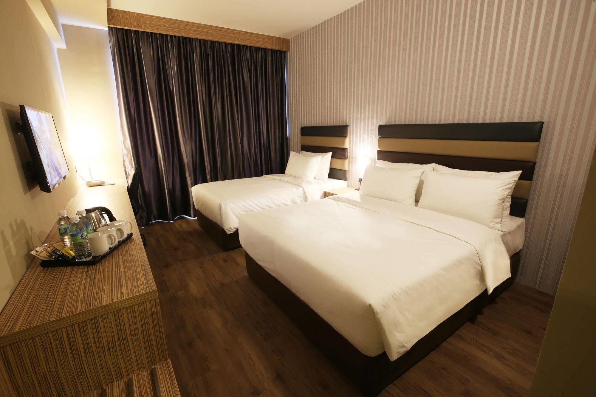 Sem9 Senai Hotell Kulai Eksteriør bilde