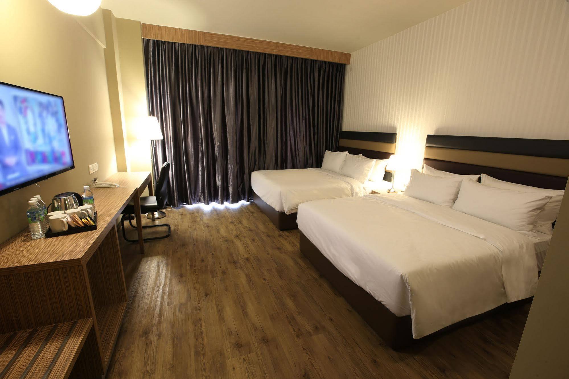Sem9 Senai Hotell Kulai Eksteriør bilde