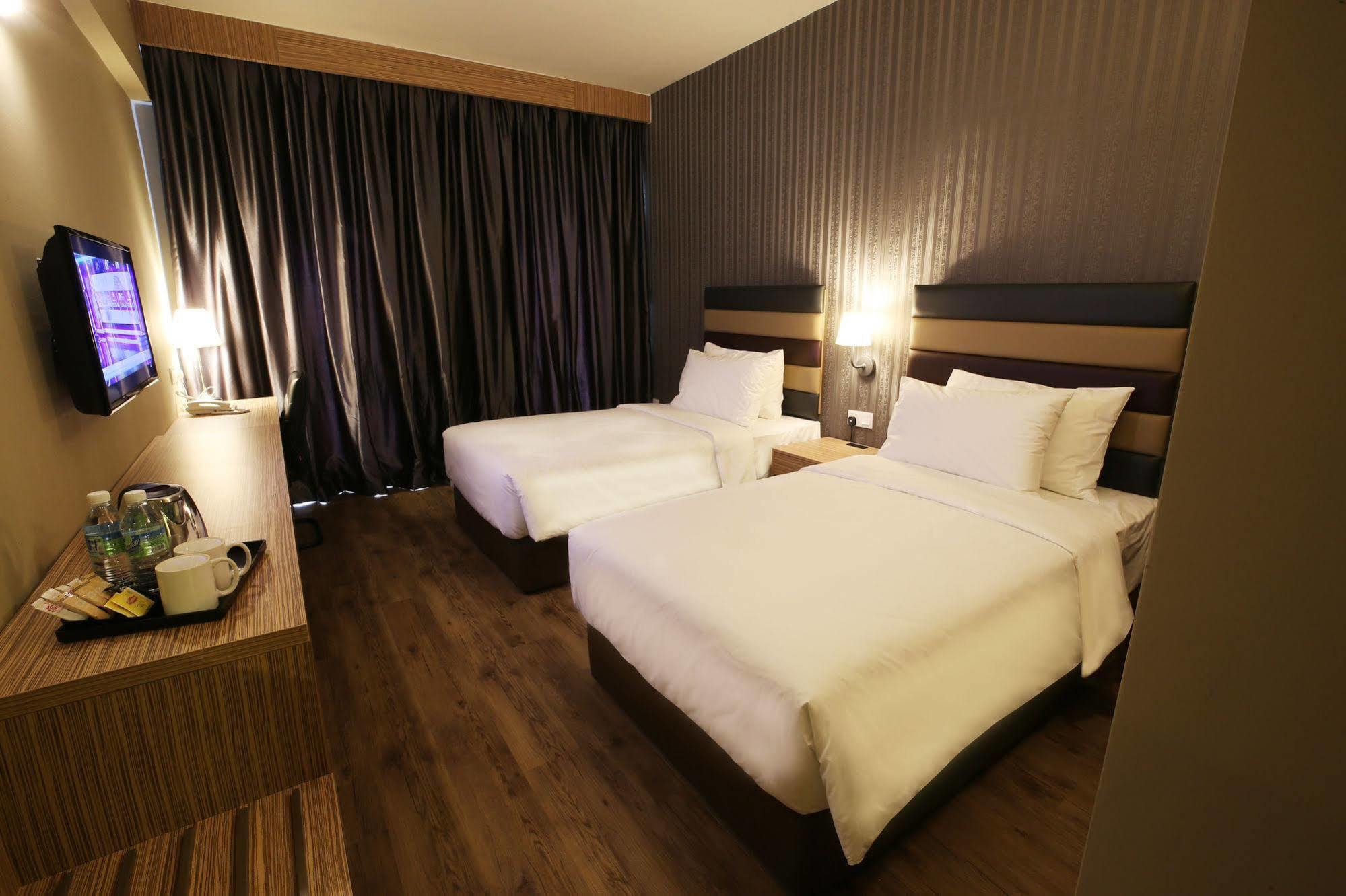 Sem9 Senai Hotell Kulai Eksteriør bilde